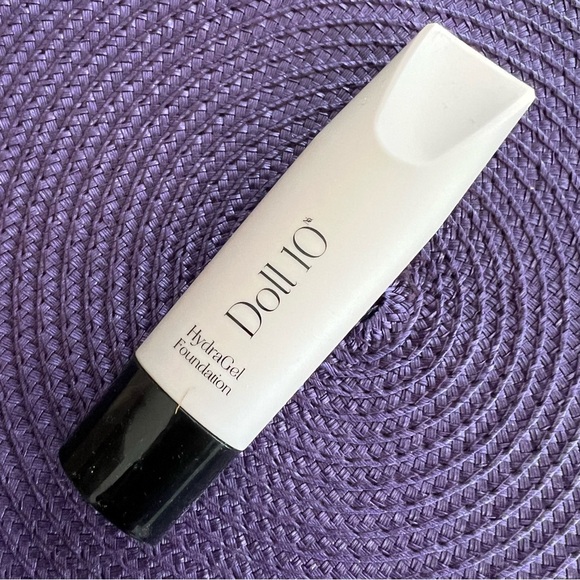 Doll 10 DEEP HydraGel Foundation 1 oz. (Made in Italy) NEW - Picture 3 of 12